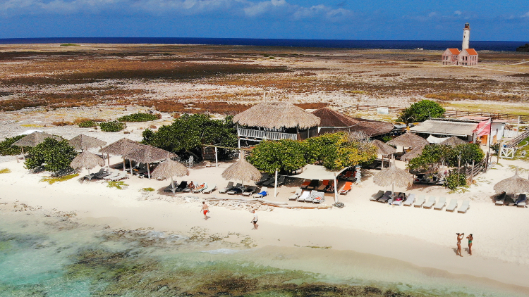 miss ann klein curacao beachhouse 750x422 1