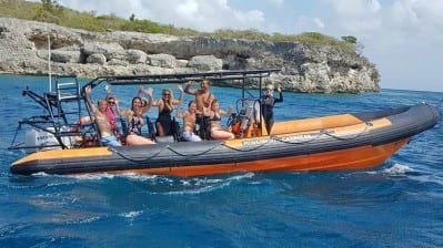 westpunt blue room tour met powerboat curacao