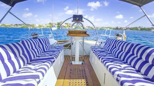 Luxe zeiltocht op Curaçao met de Galaxie
