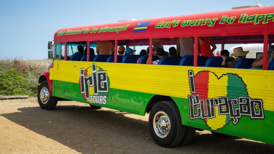 eilandtour curacao met partybus