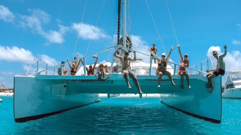 Irie Tours klein curacao catamaran 960x540 1