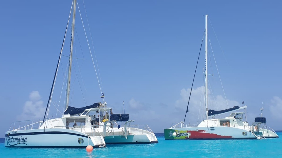 irie tours catamarans klein curacao 960x540 1