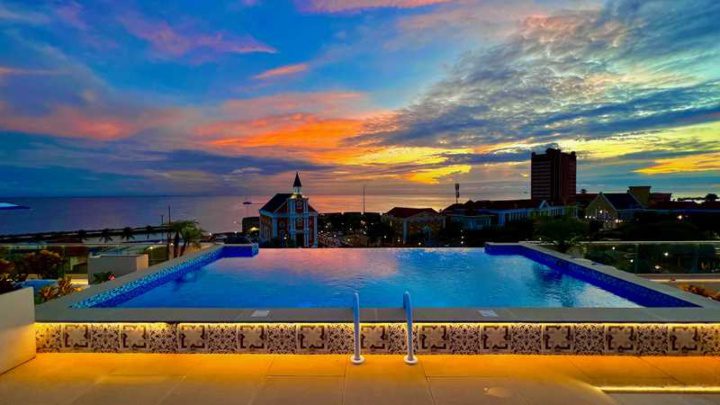 elements curacao dakterras infinity pool 720X405