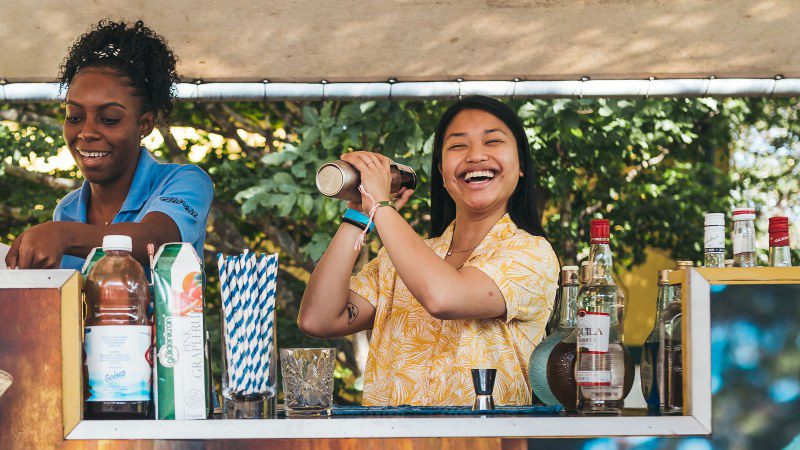 chobolobo blue curacao likeur cocktail workshop 800x450 1